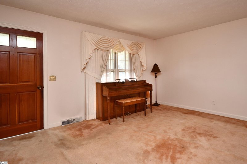 Property image 3 at 106 Baker Court, Easley, SC 29640