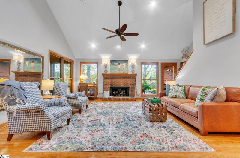 Property image 2 at 11 Overlook Court, Greenville, SC 29609