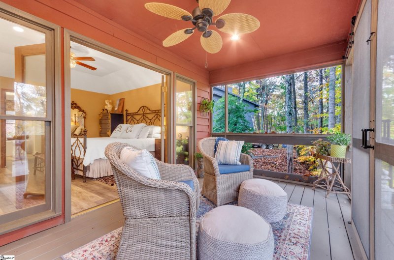 Property image 4 at 11 Overlook Court, Greenville, SC 29609