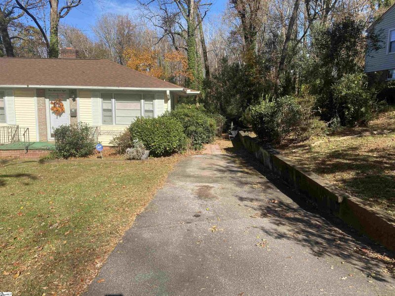 Property image 3 at 308 Dupont Drive, Greenville, SC 29607