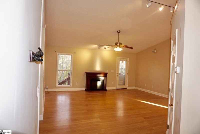 Property image 4 at 200 Stonington Way, Taylors, SC 29687