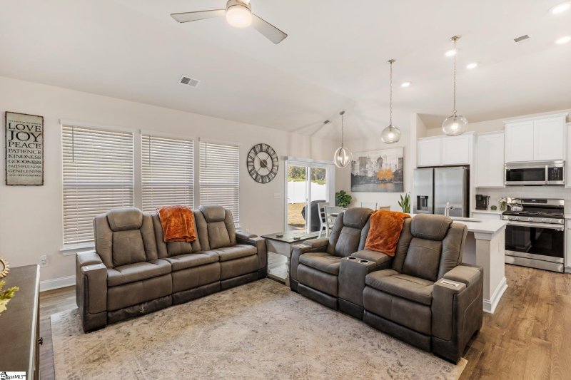 Property image 5 at 529 Clairbrook Court, Greer, SC 29651