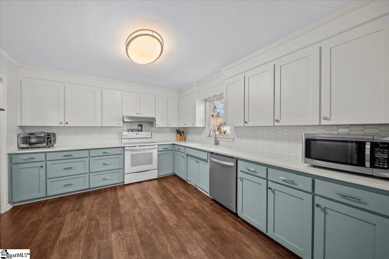 Property image 4 at 211 Saratoga Drive, Greer, SC 29650