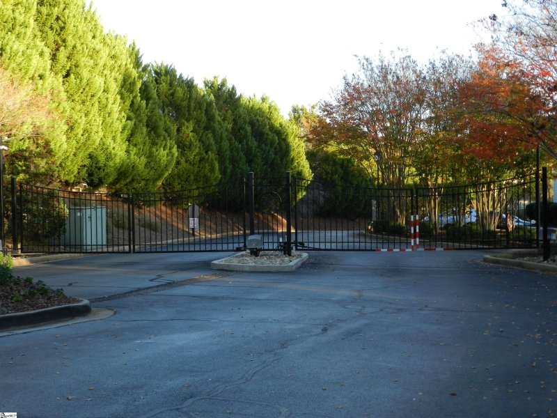 Property image 3 at 801 Pelham Square Way, Greer, SC 29650