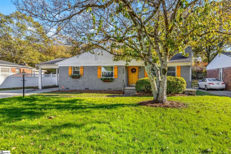 Property image 3 at 209 Willow Springs Drive, Greenville, SC 29607