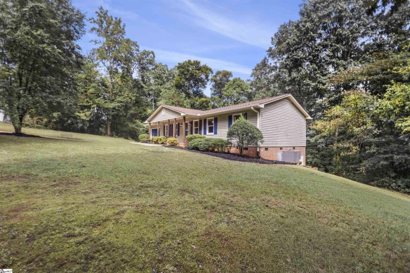 Property image 2 at 149 Pinetree Lane, Easley, SC 29642