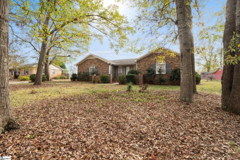 Property image 2 at 17 Carriage Drive, Greer, SC 29651