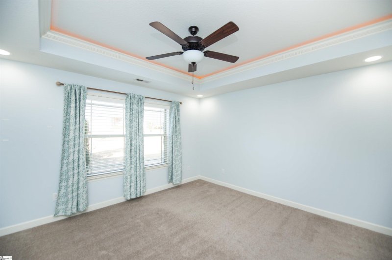 Property image 5 of 112 Dunleith Court in Glen Lake, Boiling Springs, SC 29316-6172