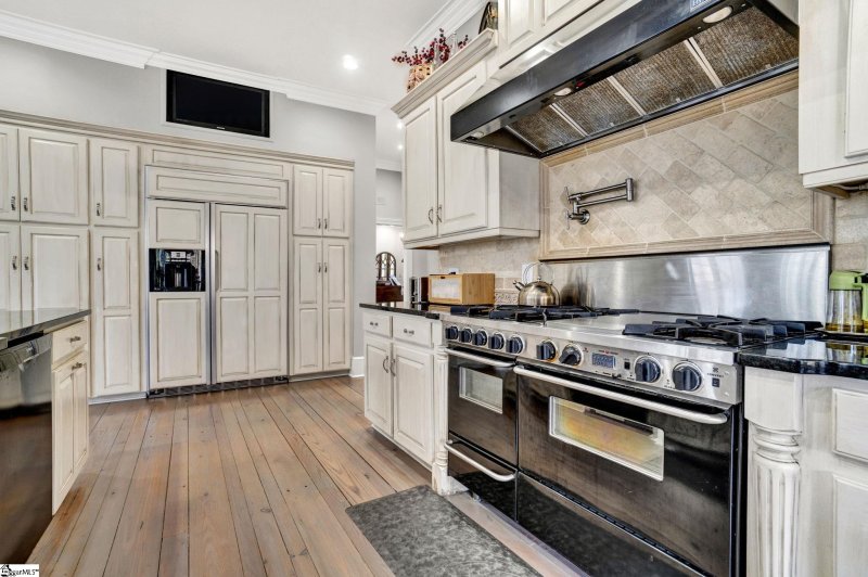 Property image 3 at 362 Twin Oaks Drive, Spartanburg, SC 29306