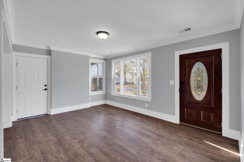 Property image 3 at 2 Manning Street, Greenville, SC 29601