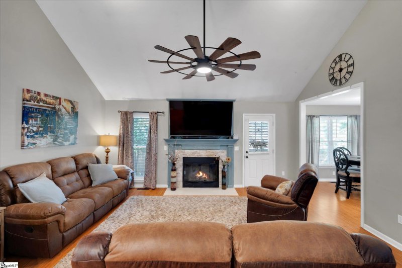 Property image 4 of 138 Hatteras Lane in Ambergate, Simpsonville, SC 29680