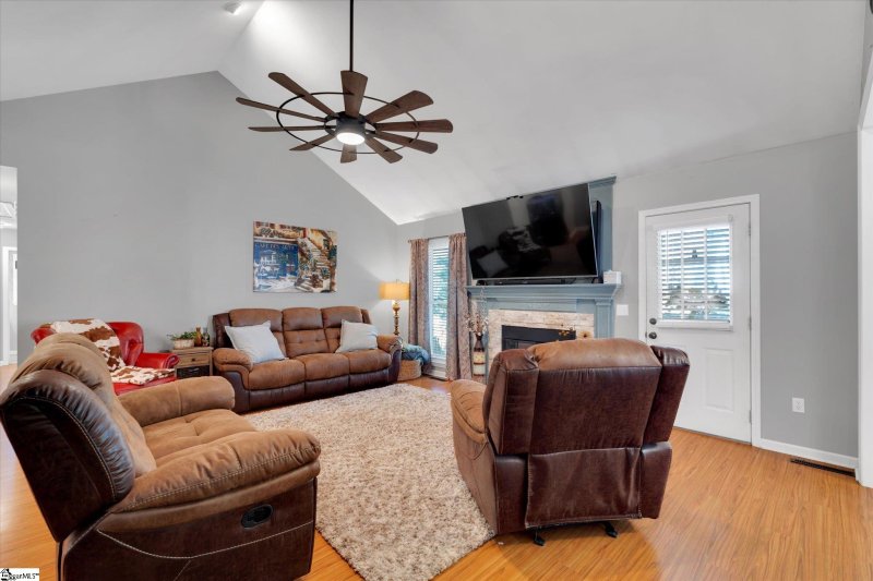 Property image 5 of 138 Hatteras Lane in Ambergate, Simpsonville, SC 29680
