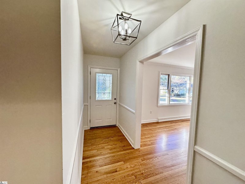 Property image 3 at 18 Brentwood Drive, Greenville, SC 29609