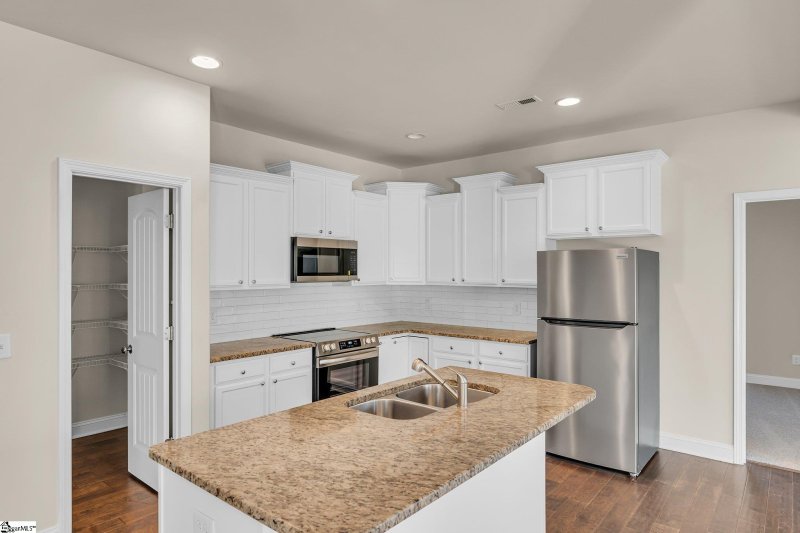 Property image 3 at 411 Longfellow Way, Simpsonville, SC 29681