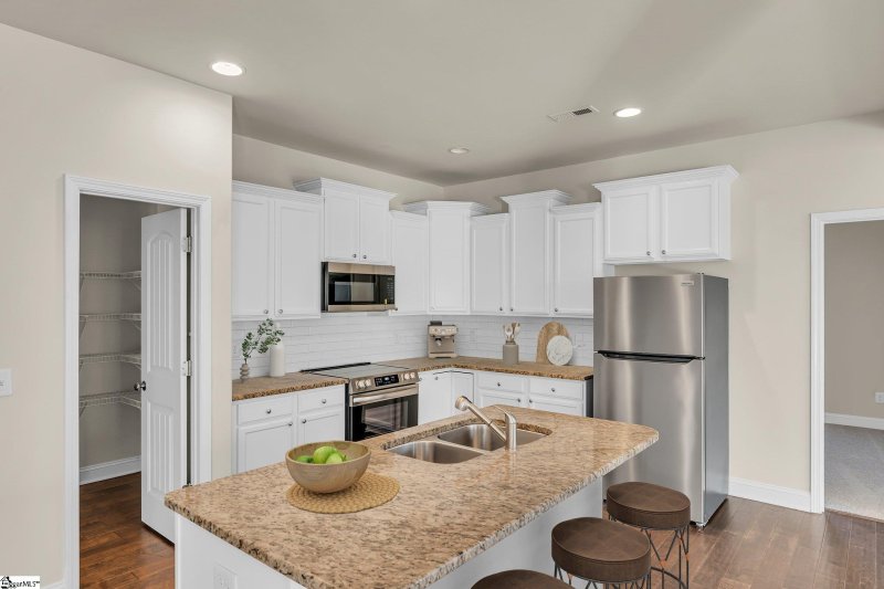 Property image 4 at 411 Longfellow Way, Simpsonville, SC 29681