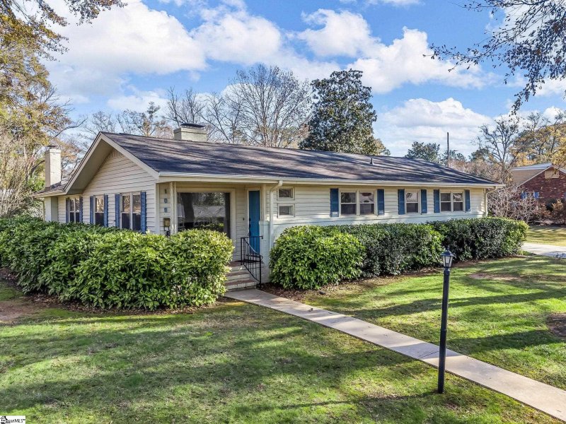 Property image 2 at 108 Kent Place, Spartanburg, SC 29307