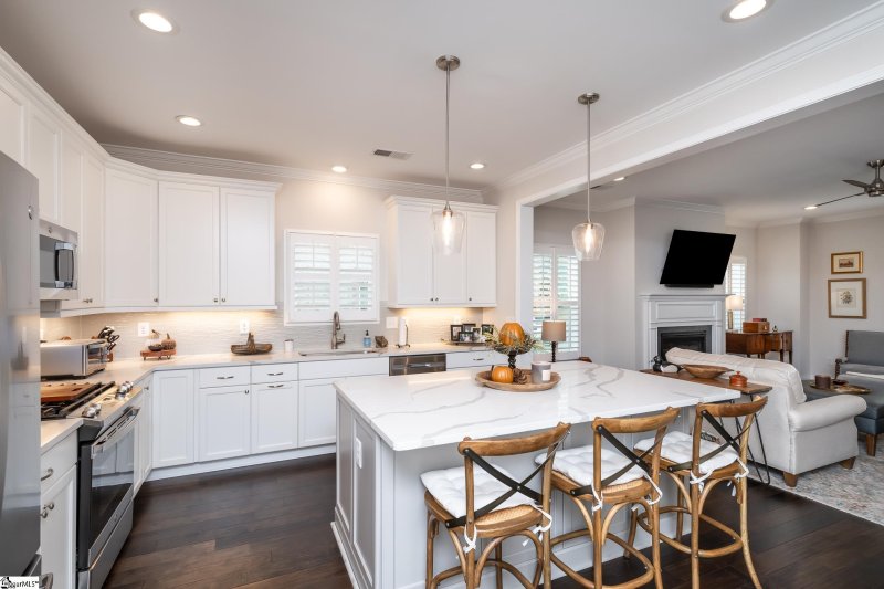 Property image 4 at 320 Danvers Road, Greenville, SC 29607