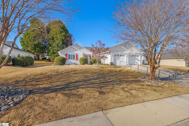 Property image 2 at 9 Sunbriar Drive, Greenville, SC 29615
