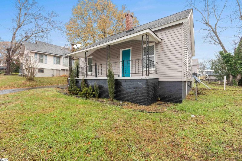 Property image 4 at 207 S 9th Street, Easley, SC 29640