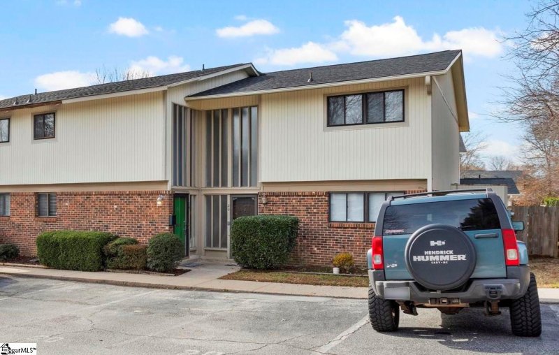 Property image 2 at 19 Briargate Place, Greenville, SC 29615-2133