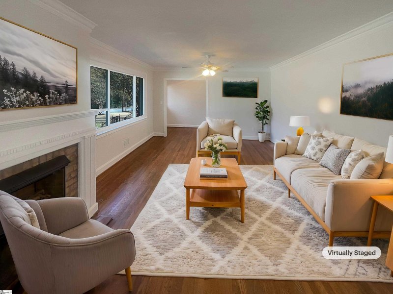 Property image 2 at 137 Batesview Drive, Greenville, SC 29607