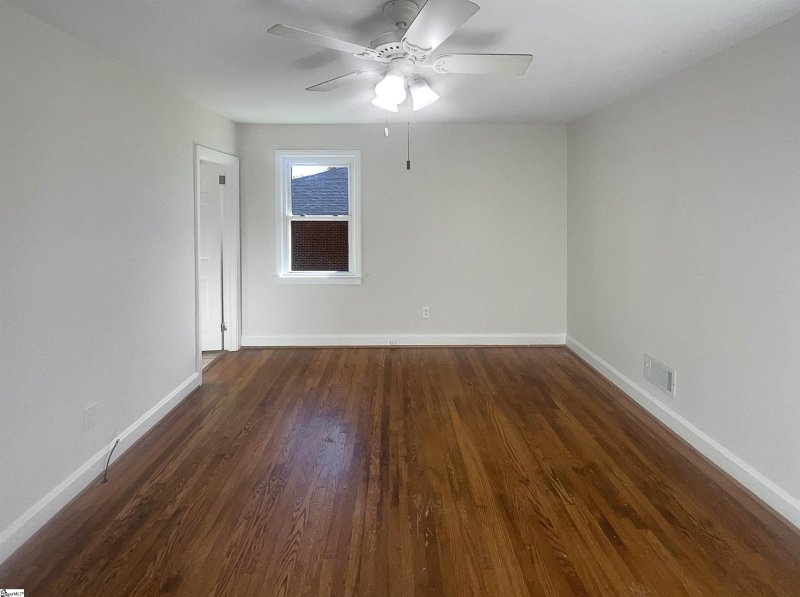 Property image 5 at 137 Batesview Drive, Greenville, SC 29607