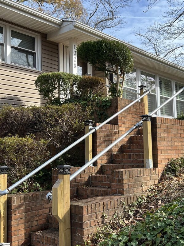 Property image 3 at 1008 Summit Drive, Greenville, SC 29609