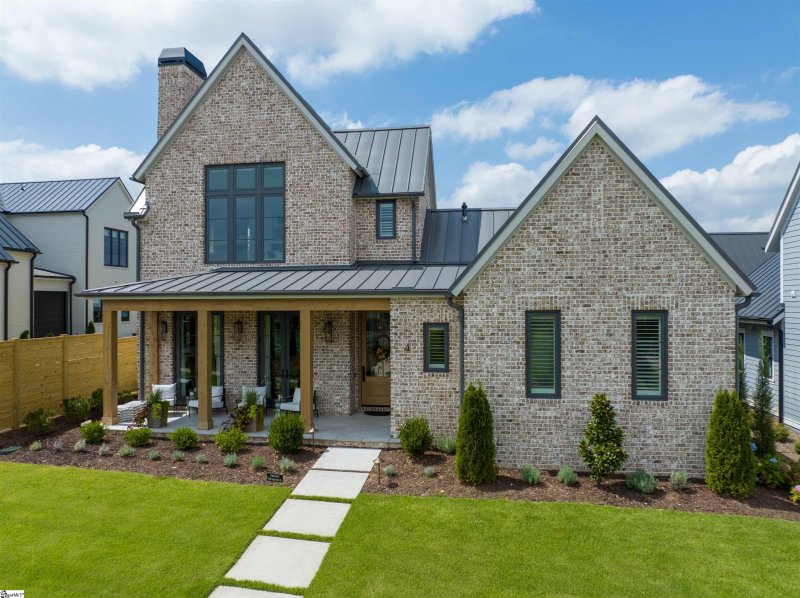 Property image 2 at 4 Perennial Street, Greenville, SC 29615