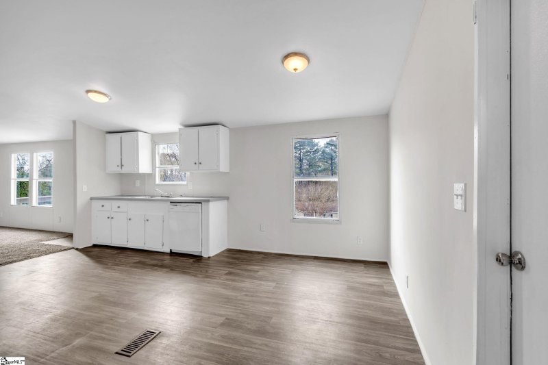 Property image 4 at 3 Channel Drive, Greenville, SC 29611