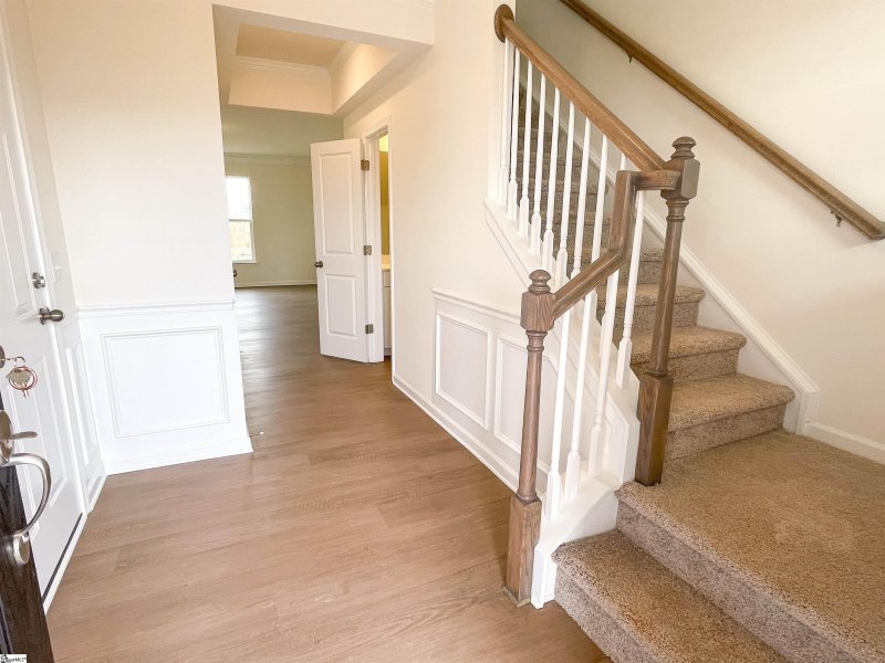 Property image 3 at 221 Pendergast Road, Greenville, SC 29605