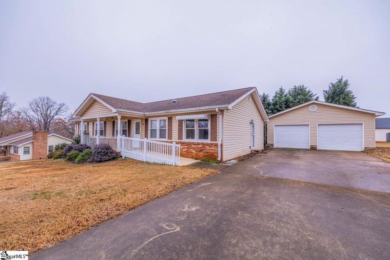 Property image 2 at 104 Plantation Drive, Greer, SC 29651