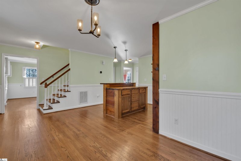 Property image 4 at 305 Fairview Drive, Greenville, SC 29609