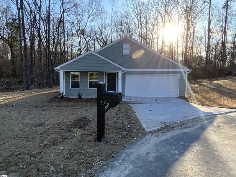 Property image 3 at 120 Sunflower Lane, Clinton, SC 29325