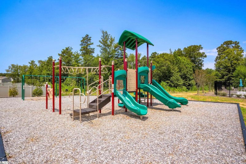 Property image 4 at 601 Bayridge Road, Simpsonville, SC 29680