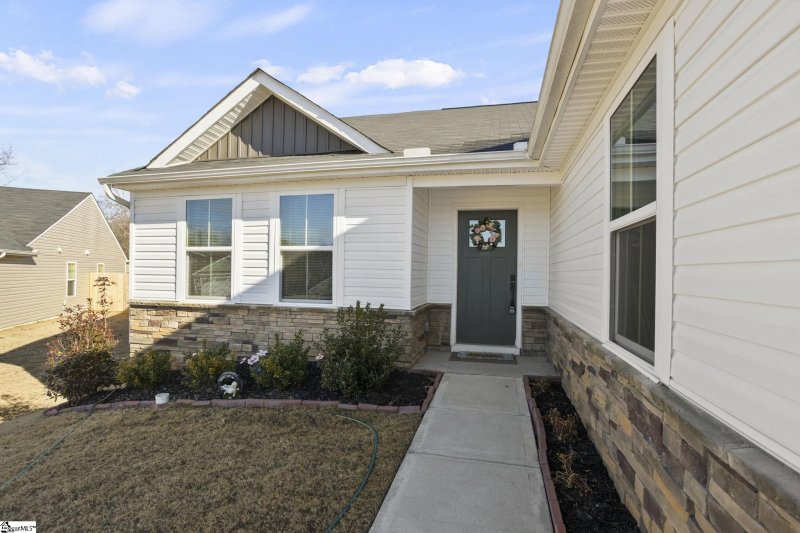 Property image 5 of 934 Blue Willow Court in Olivia Springs, Spartanburg, SC 29302-4686