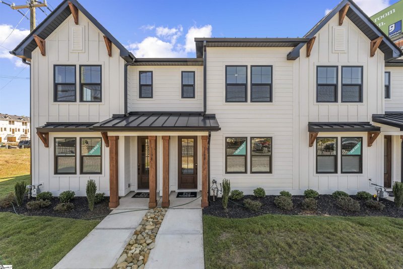 Renaissance Place, Greenville Community