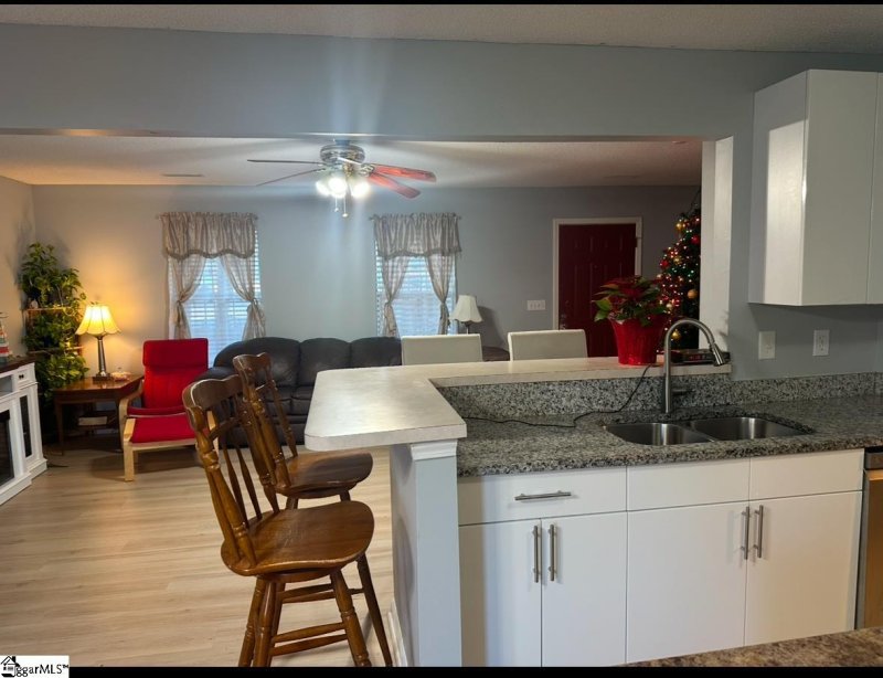 Property image 5 at 8 Diamond Hill Court, Greer, SC 29651