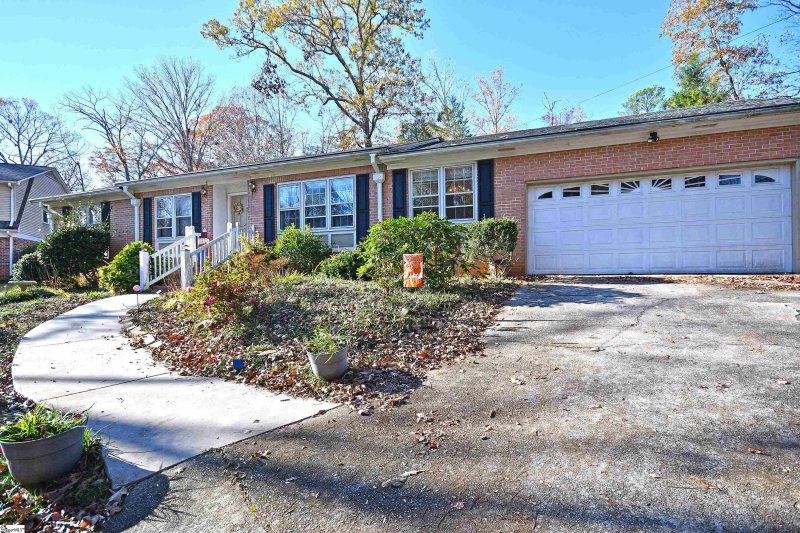 Property image 3 at 12 Burlwood Court, Taylors, SC 29687