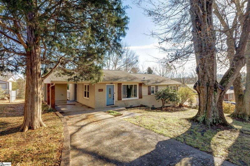 Property image 2 at 204 Whitten Street, Easley, SC 29640