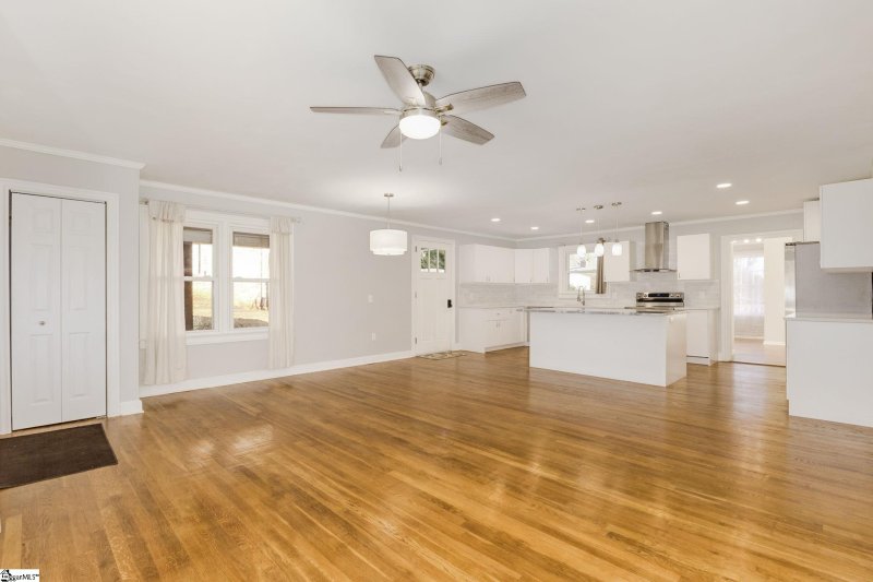 Property image 5 at 204 Whitten Street, Easley, SC 29640