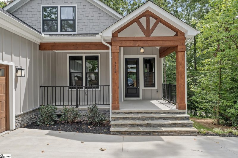 Property image 2 at 3104 Chatham Drive, Seneca, SC 29678