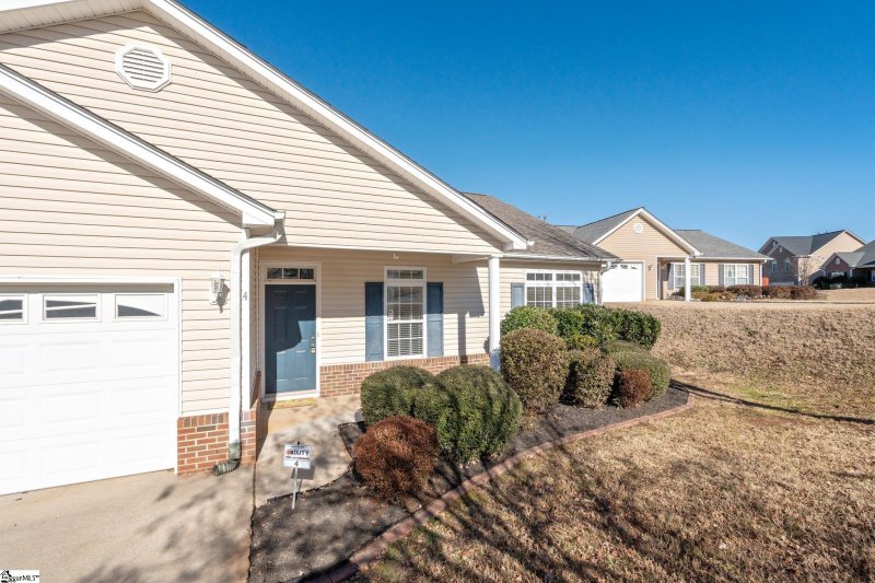 Property image 3 at 4 Reid Valley Court, Taylors, SC 29687