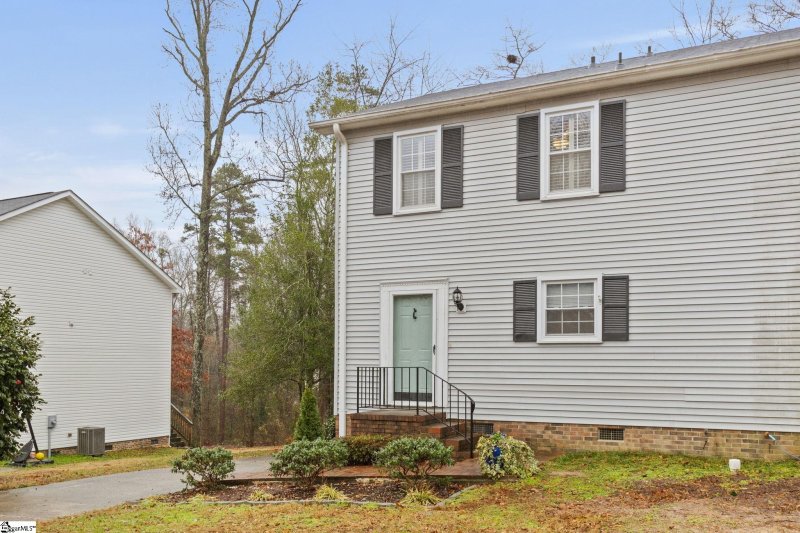 Property image 3 at 114 Village Court, Greer, SC 29651