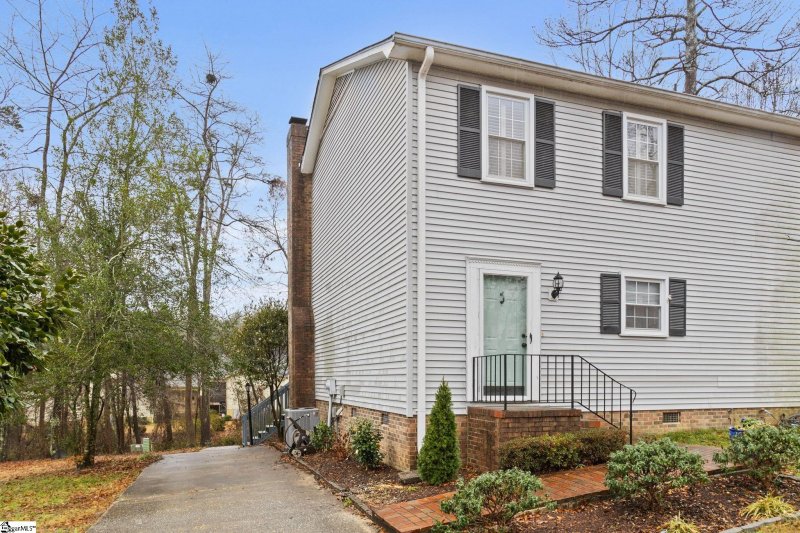 Property image 5 at 114 Village Court, Greer, SC 29651