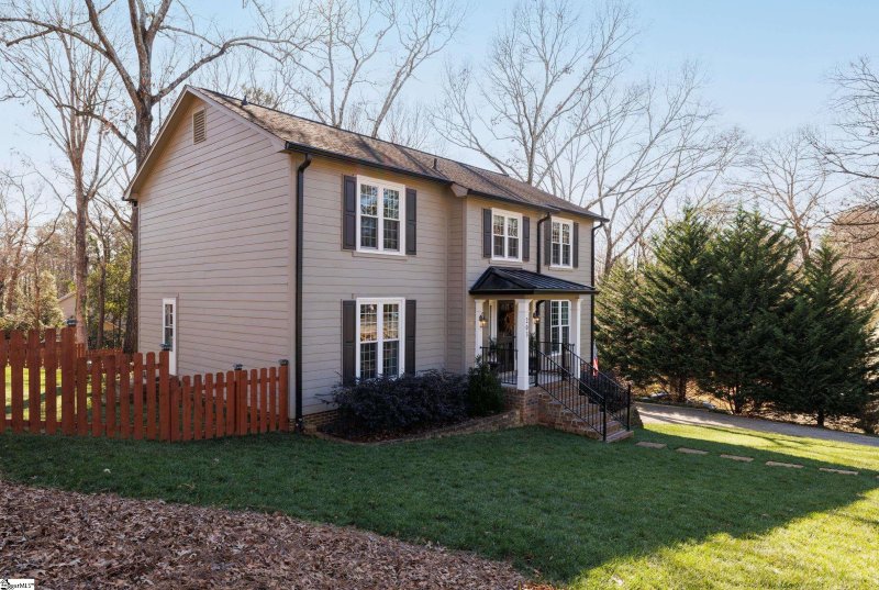 Property image 3 at 203 Sugar Lake Court, Greer, SC 29650