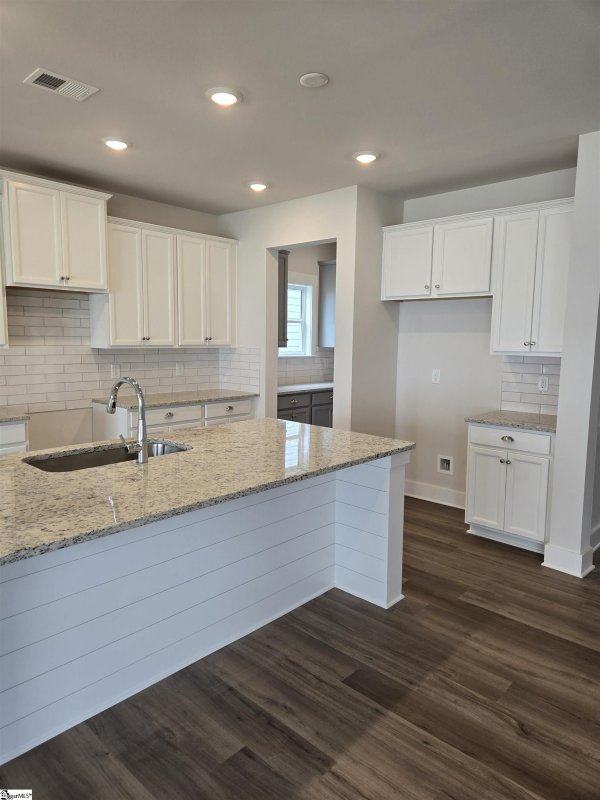 Property image 5 of 335 Alyssa Landing Drive in Southgrove, Fountain Inn, SC 29644