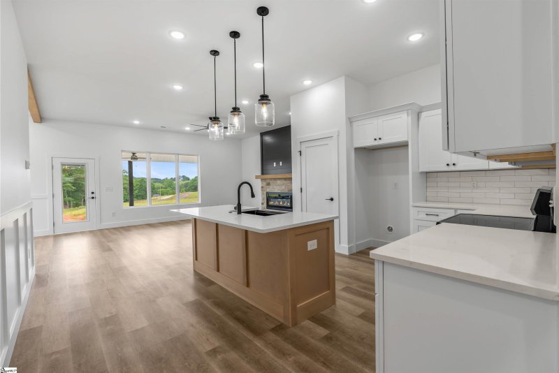 Property image 5 at 2015 Meadow Glen Court, Chesnee, SC 29323