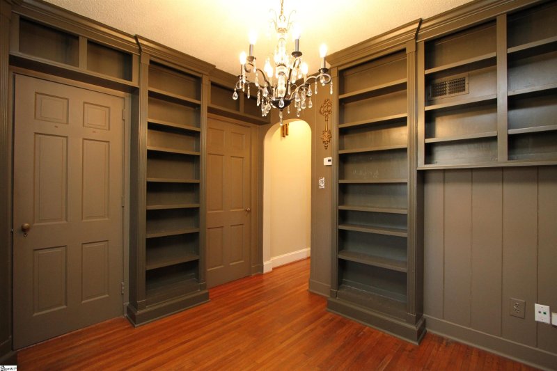 Property image 2 at 428 Forest Avenue, Spartanburg, SC 29302