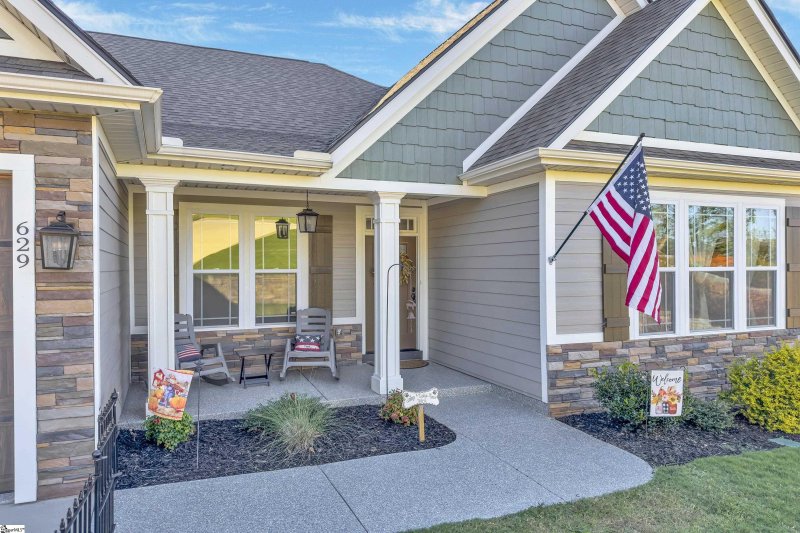 Property image 2 at 629 Bannock Court, Marietta, SC 29661