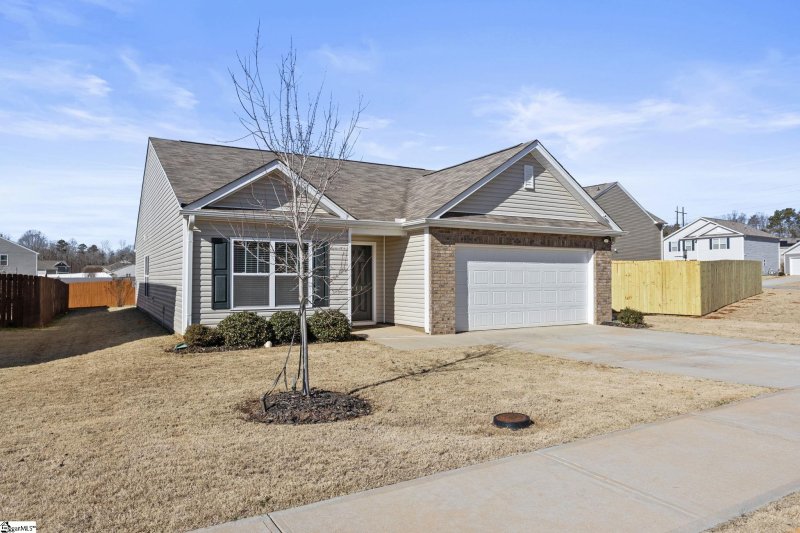 Property image 3 at 111 Poplarville Drive, Piedmont, SC 29673-9845